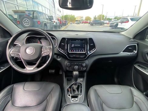 Used 2020 Jeep Cherokee Limited FWD image 16