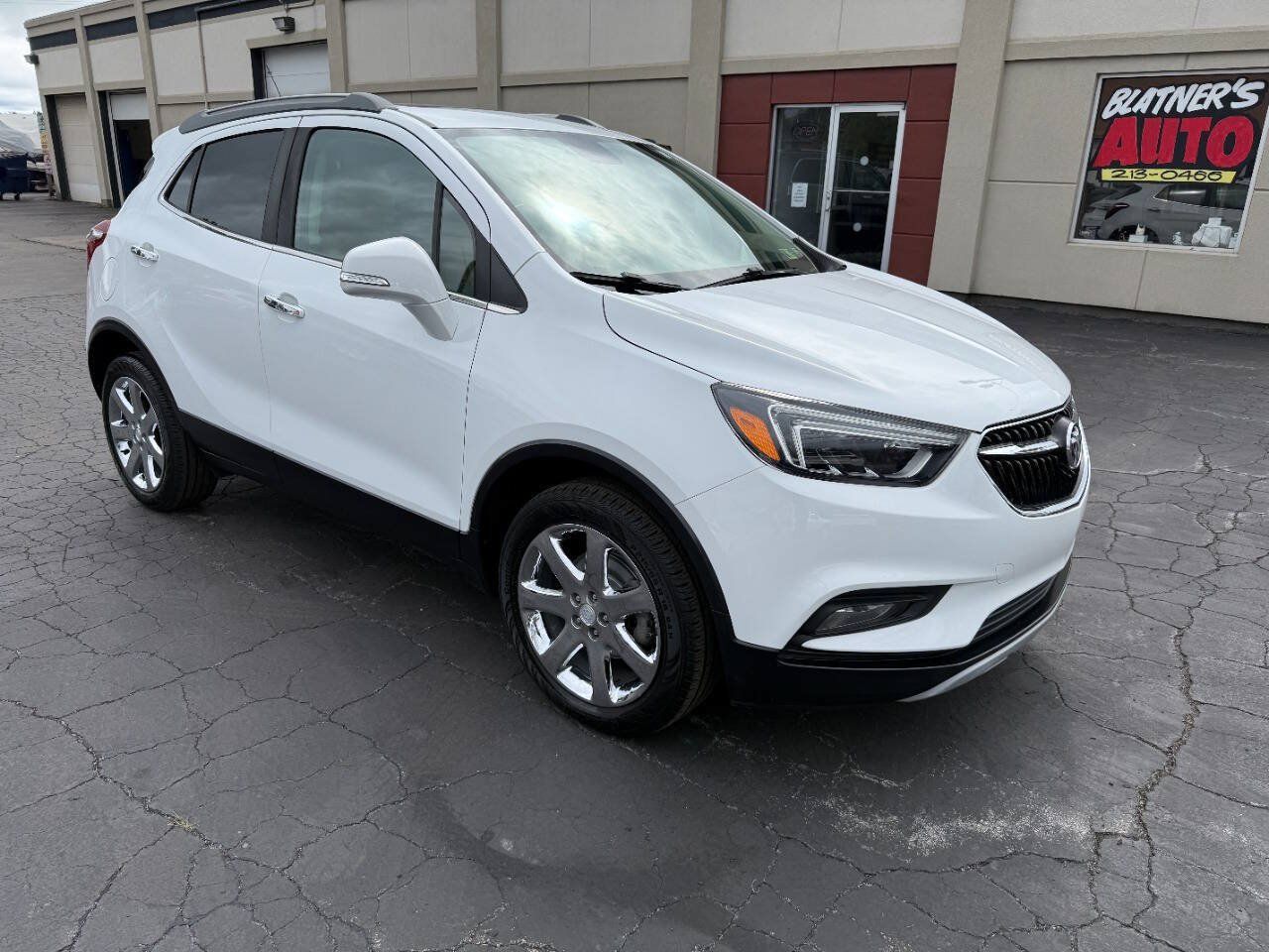 Used 2019 Buick Encore Essence w/ Experience Buick Package AWD/4WD image 1