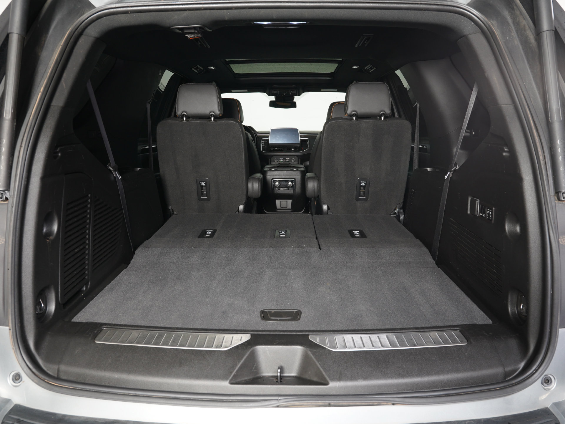 Used 2023 GMC Yukon AT4 AWD/4WD image 13