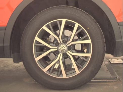 Used 2019 Volkswagen Tiguan SE FWD image 13