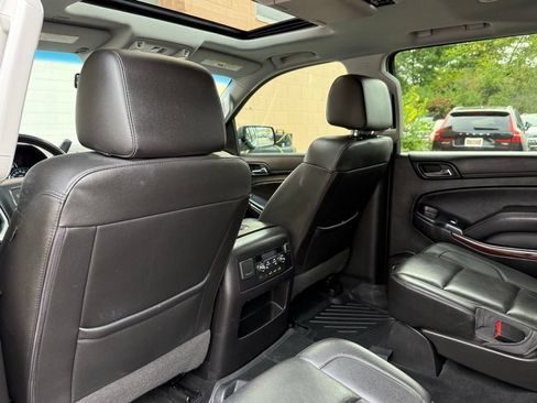 Used 2018 GMC Yukon SLT w/ Premium Edition AWD/4WD image 14