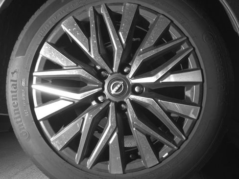 Used 2025 Nissan Altima 2.5 SV FWD image 15