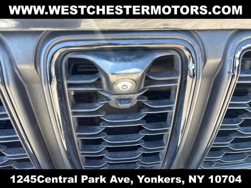 Used 2023 Jeep Grand Cherokee Limited w/ Luxury Tech Group II AWD/4WD image 16