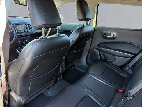 Used 2018 Jeep Compass Latitude image 15