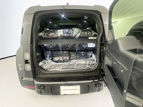 New 2026 Land Rover Defender 130 X-Dynamic SE AWD/4WD image 26