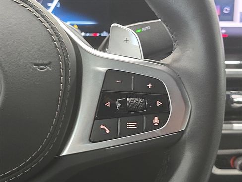 Used 2025 BMW X6 xDrive40i w/ Premium Package image 15