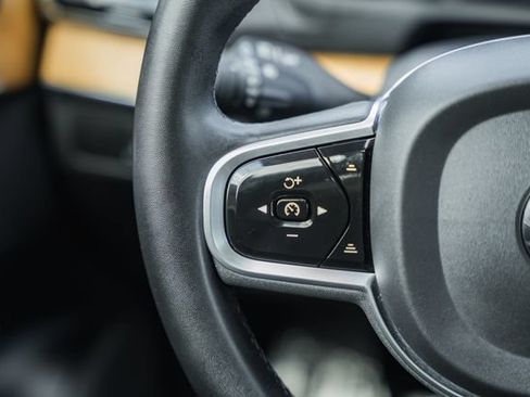 Certified 2023 Volvo XC90 B6 Plus AWD/4WD image 28