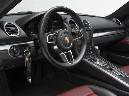 Used 2018 Porsche 718 Boxster image 21