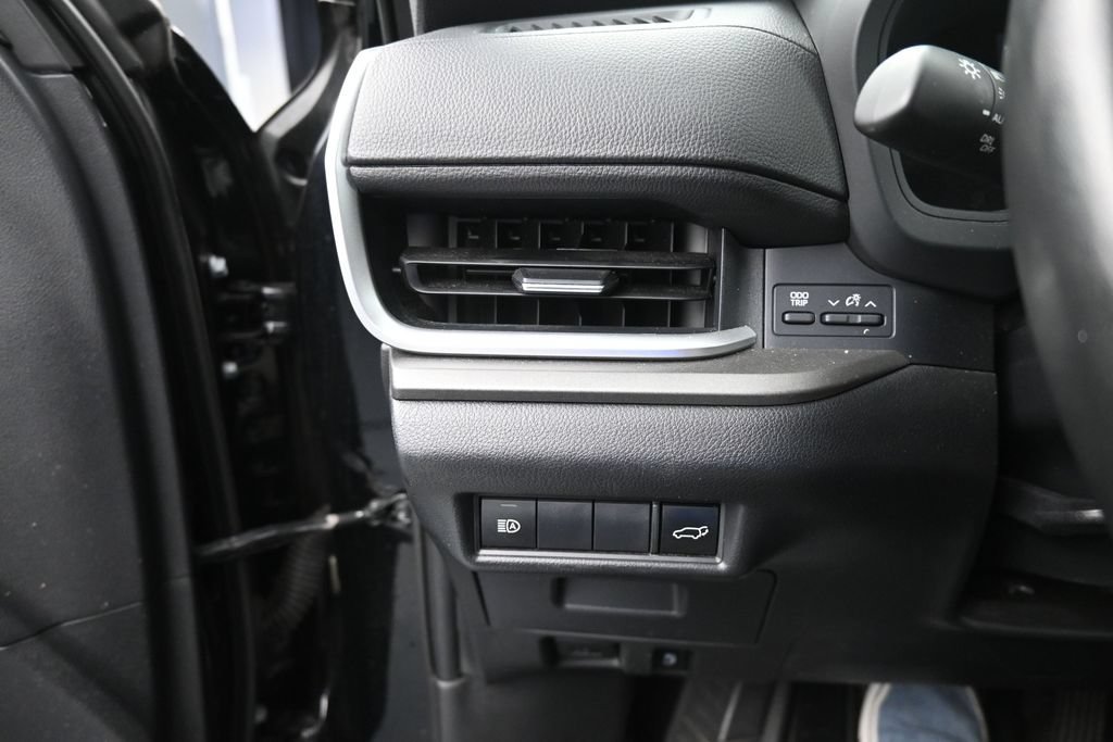 Used 2026 Toyota Grand Highlander XLE FWD image 25