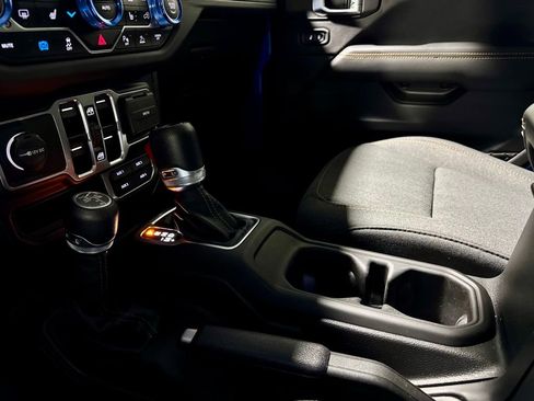 Used 2024 Jeep Wrangler Unlimited Sahara w/ Technology Group image 21