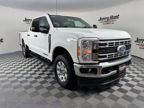 Used 2023 Ford F250 XLT w/ FX4 Off-Road Package image 5