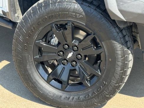 Used 2019 Chevrolet Colorado ZR2 w/ ZR2 Dusk Special Edition AWD/4WD image 34