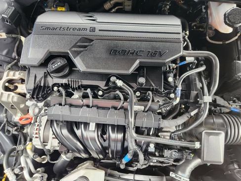 Used 2024 Hyundai Elantra SEL FWD image 25