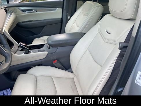 Used 2017 Cadillac XT5 Luxury w/ Driver Awareness Package FWD image 23