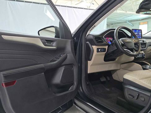 Used 2022 Ford Escape SE w/ Convenience Package FWD image 19