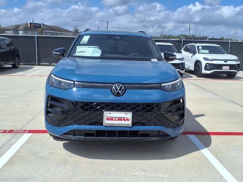 New 2026 Volkswagen Tiguan SE R-Line FWD image 9