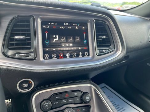 Used 2017 Dodge Challenger R/T Scat Pack RWD image 16