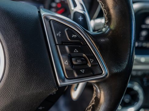 Used 2020 Chevrolet Camaro LT RWD image 17
