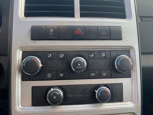 Used 2010 Dodge Journey SXT w/ Flexible Seating Group image 13