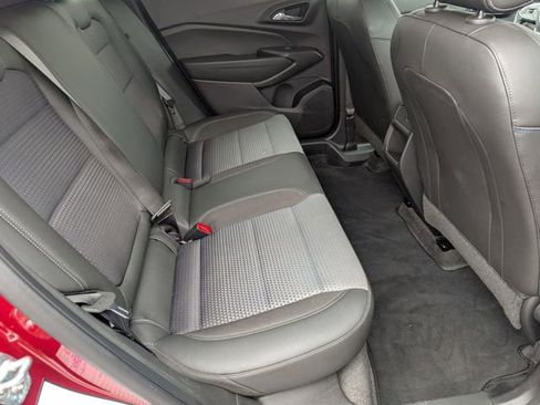 Used 2025 Chevrolet Trax LT w/ LT Convenience Package FWD image 28