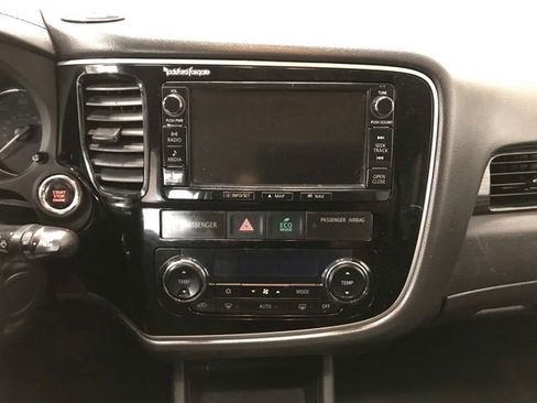Used 2016 Mitsubishi Outlander GT AWD/4WD image 15