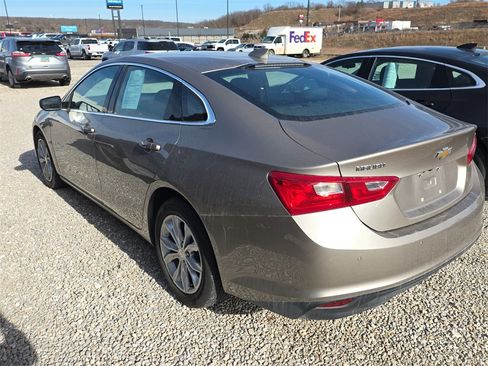 Used 2025 Chevrolet Malibu LT image 4