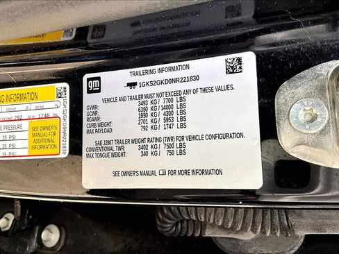 Used 2022 GMC Yukon XL SLT image 37