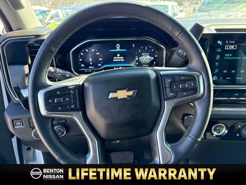 Used 2023 Chevrolet Silverado 1500 LT image 15