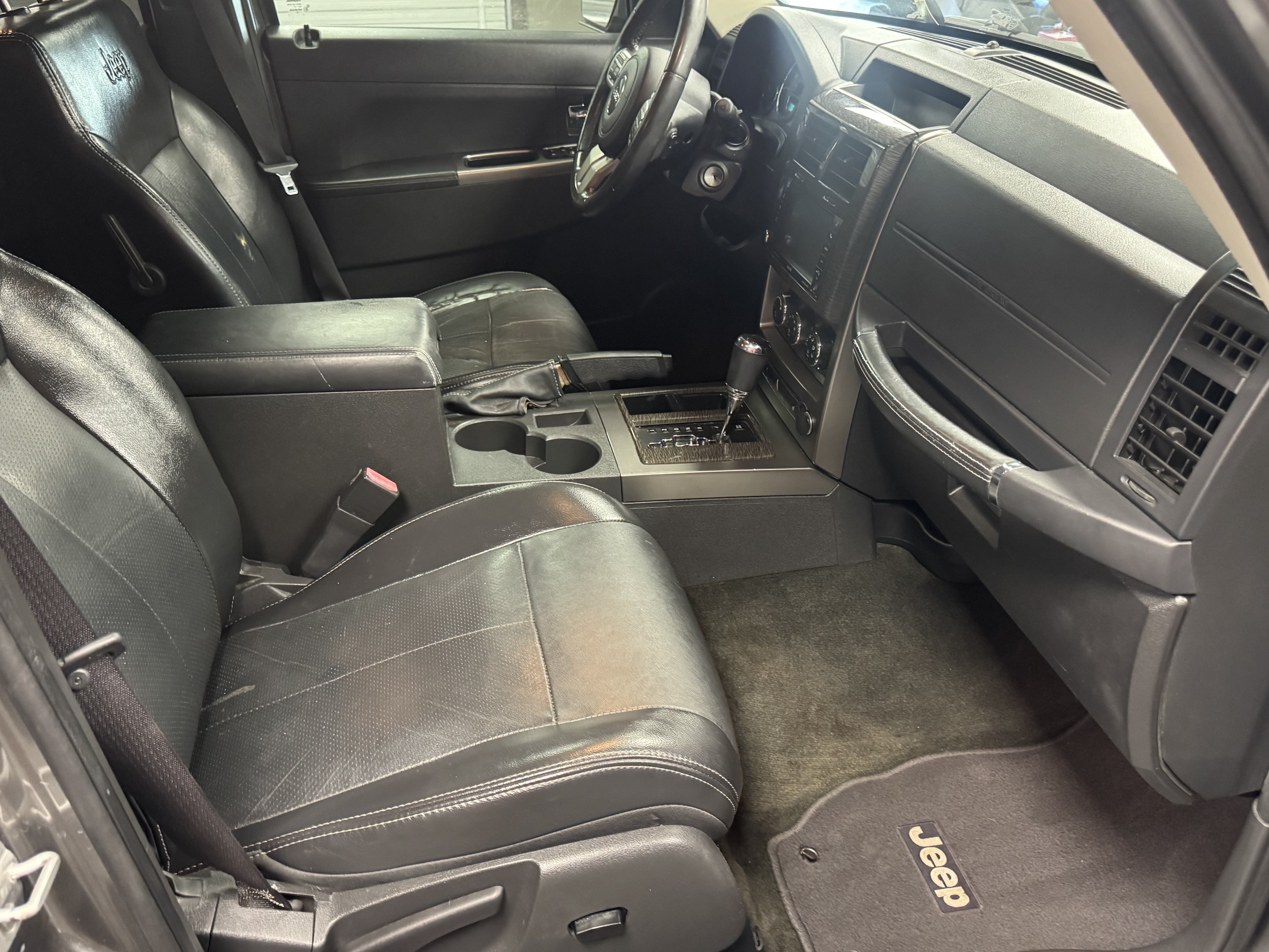 Used 2012 Jeep Liberty Limited Jet w/ Comfort/Convenience Group RWD image 10
