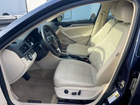Used 2014 Volkswagen Passat 1.8T SE image 12