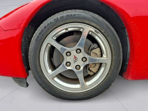Used 2004 Chevrolet Corvette Coupe RWD image 9