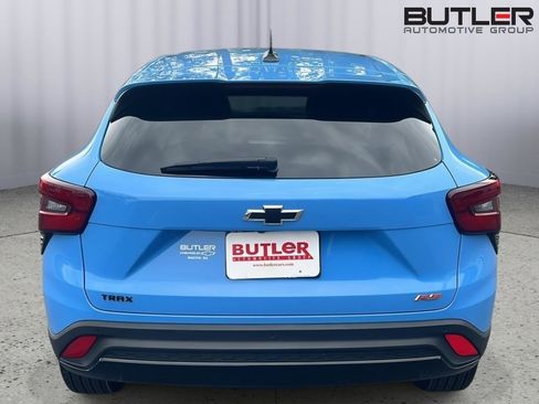 Used 2024 Chevrolet Trax RS w/ Driver Confidence Package FWD image 5