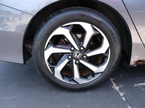 Used 2017 Honda Accord EX image 15