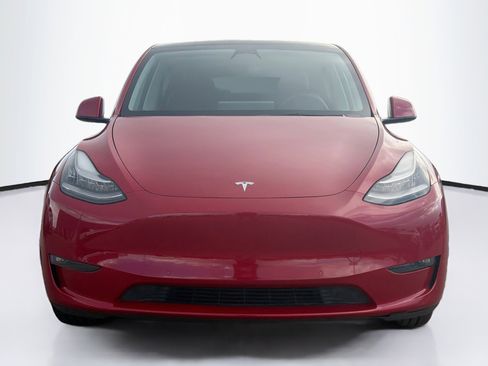 Used 2022 Tesla Model Y Long Range AWD/4WD image 2