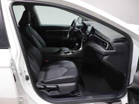 Used 2023 Toyota Camry SE FWD image 22