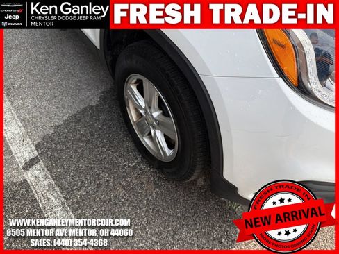 Used 2019 Chevrolet Trax LT w/ LT Convenience Package AWD/4WD image 11