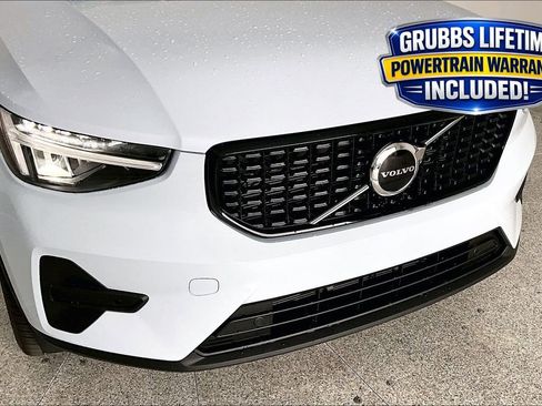 New 2026 Volvo XC40 B5 Core AWD/4WD image 37
