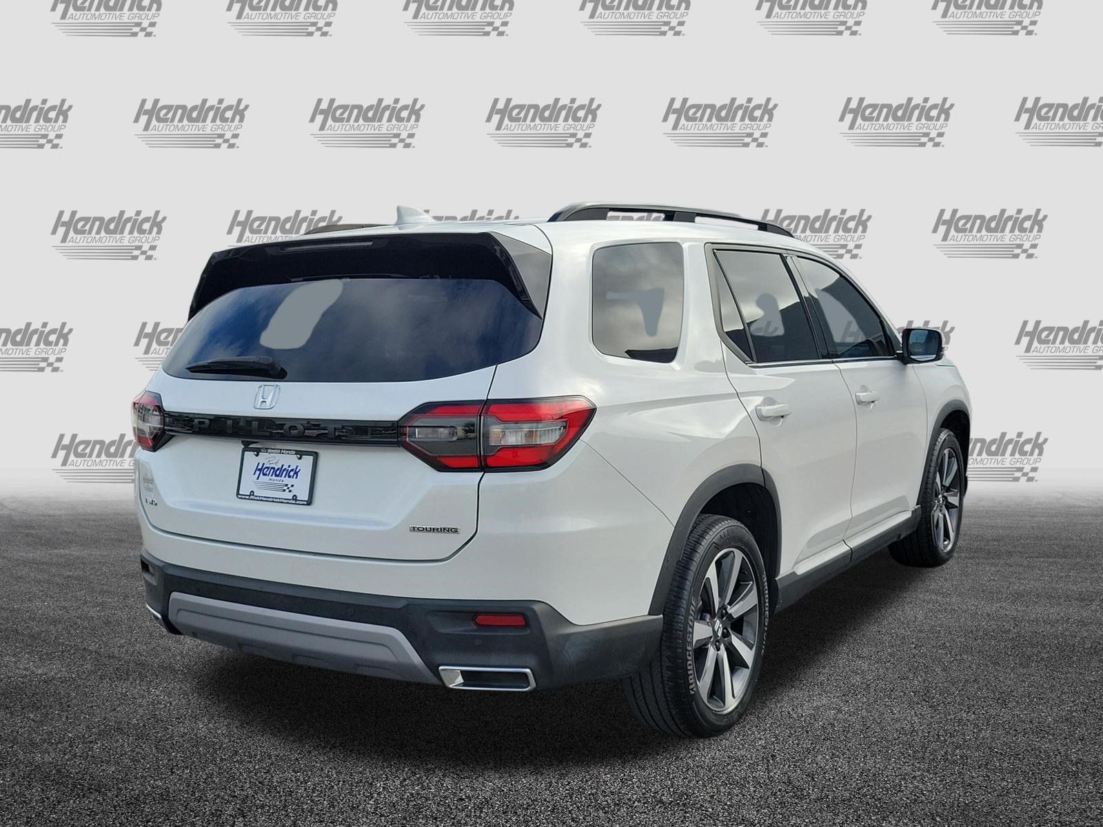 Used 2024 Honda Pilot Touring image 7