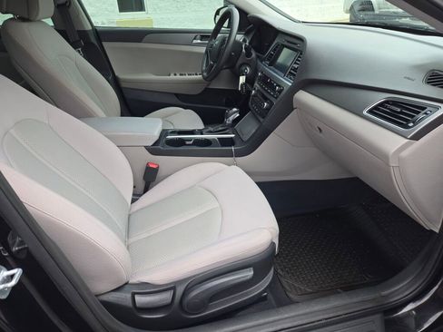 Used 2016 Hyundai Sonata SE w/ Cargo Package FWD image 6