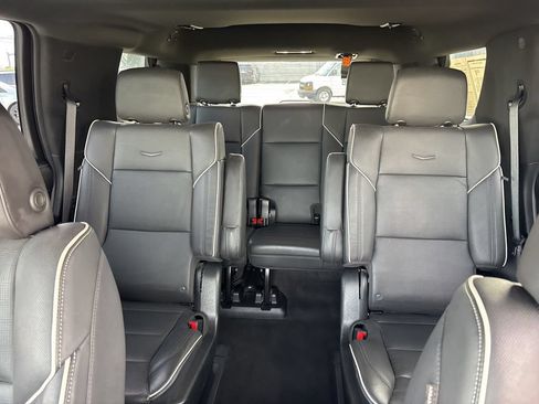 Used 2023 Cadillac Escalade Premium Luxury AWD/4WD image 26