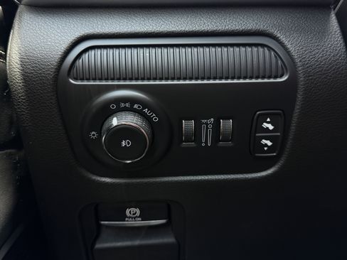 Used 2023 Jeep Wagoneer Series II RWD image 26