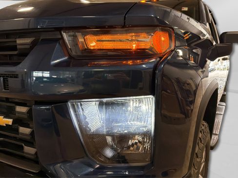 Used 2021 Chevrolet Silverado 2500 Custom w/ Custom Value Package image 13