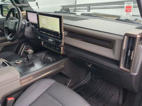 Used 2025 GMC Hummer EV 2X image 35