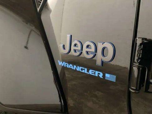 Used 2025 Jeep Wrangler Unlimited Sahara w/ Safety Group AWD/4WD image 95