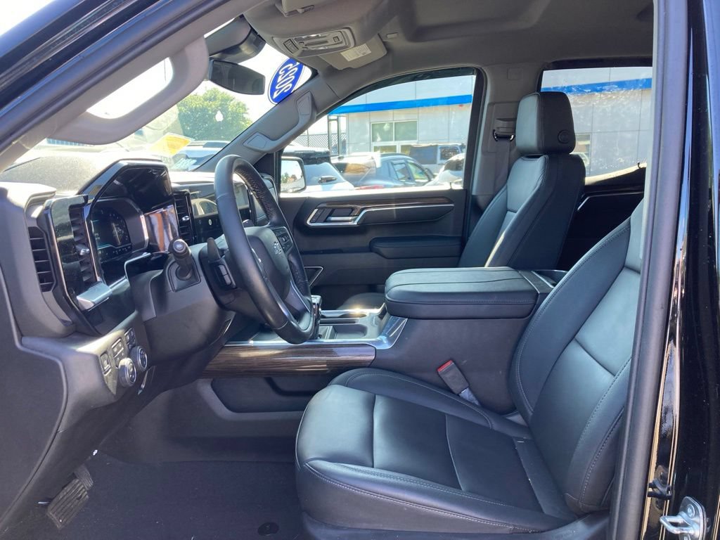 Used 2025 Chevrolet Silverado 1500 RST w/ RST All Star Premium Package AWD/4WD image 9