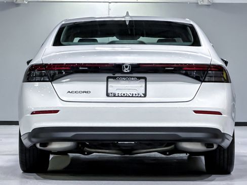 Used 2025 Honda Accord LX image 9