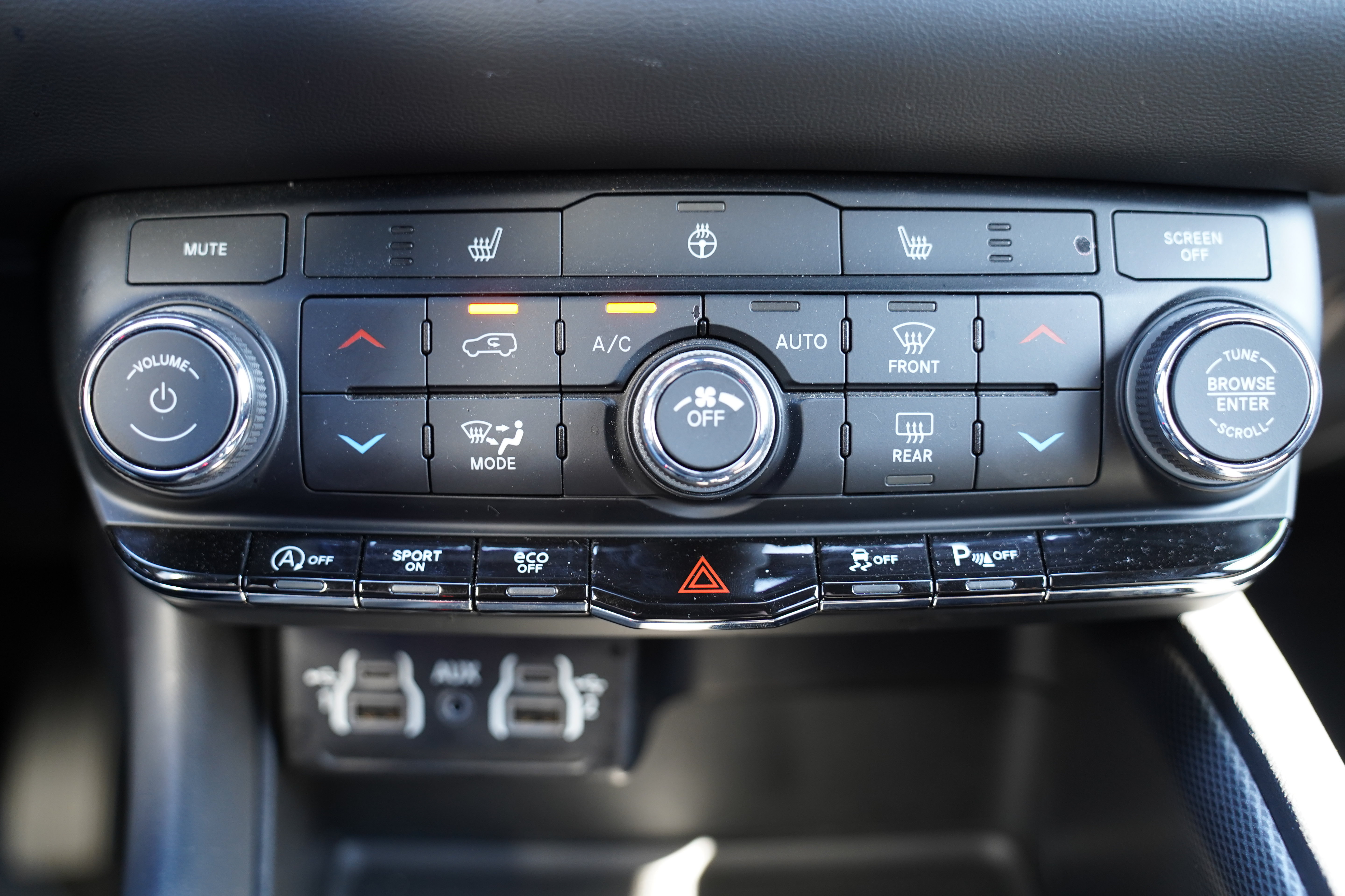 Used 2025 Dodge Durango GT AWD/4WD image 29