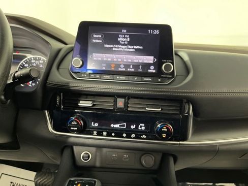 Used 2022 Nissan Rogue SV FWD image 26