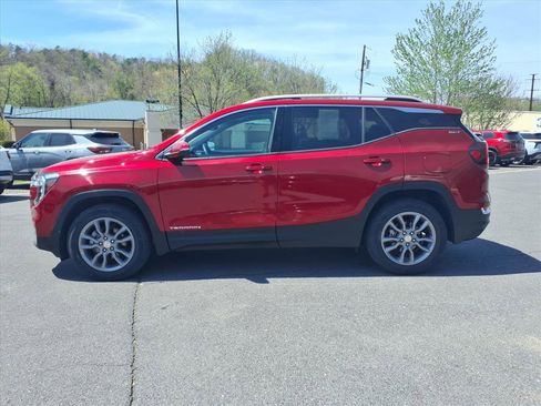 Used 2024 GMC Terrain SLT AWD/4WD image 2