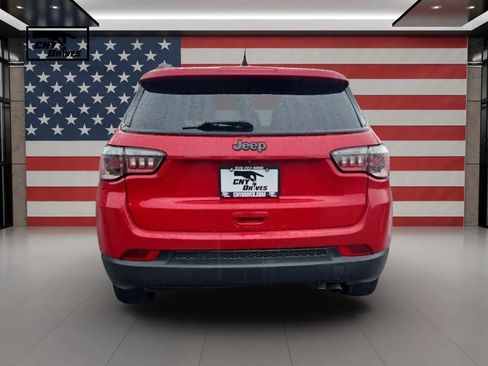 Used 2021 Jeep Compass Latitude FWD image 6
